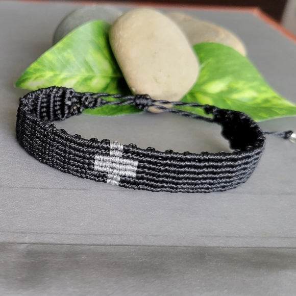 Handmade set of 2 bracelets, Friendship waterproof macrame bracelet. - Picture 6 of 10